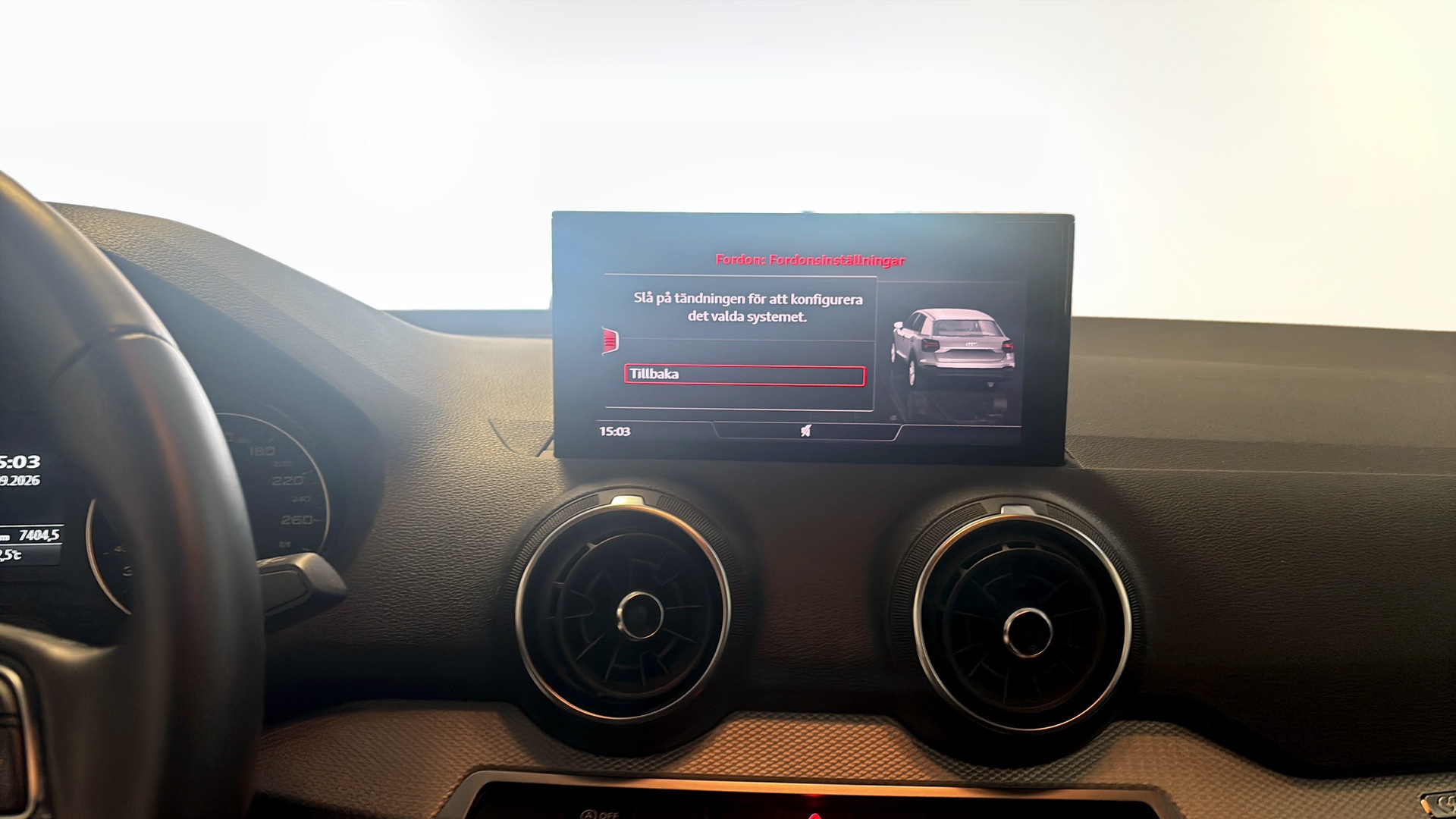 Audi Q2 EJG07W