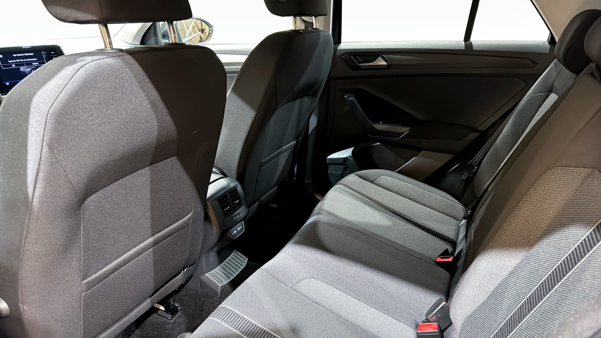 Volkswagen T-Roc EJJ04G