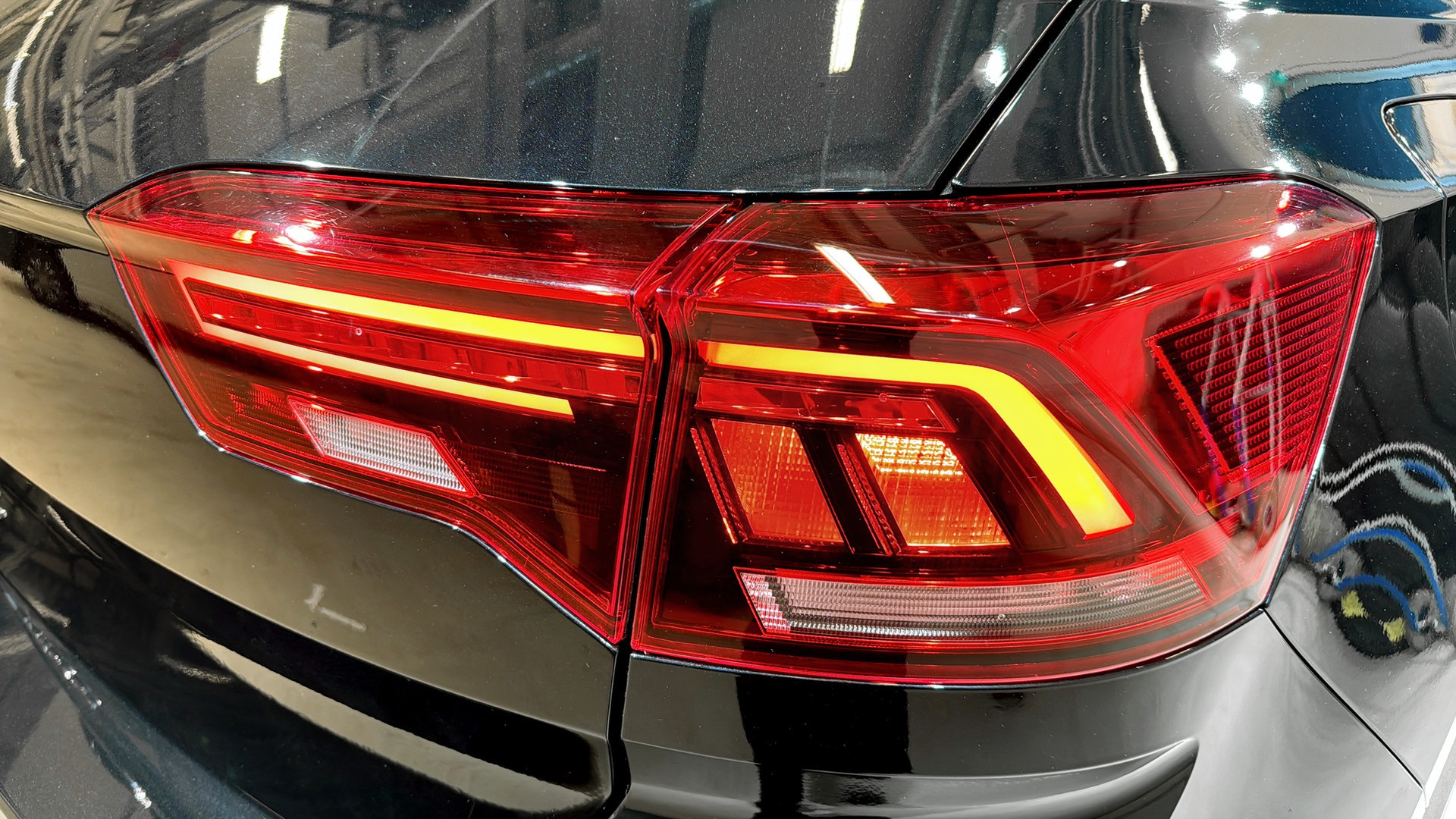 Volkswagen T-Roc EJJ04G