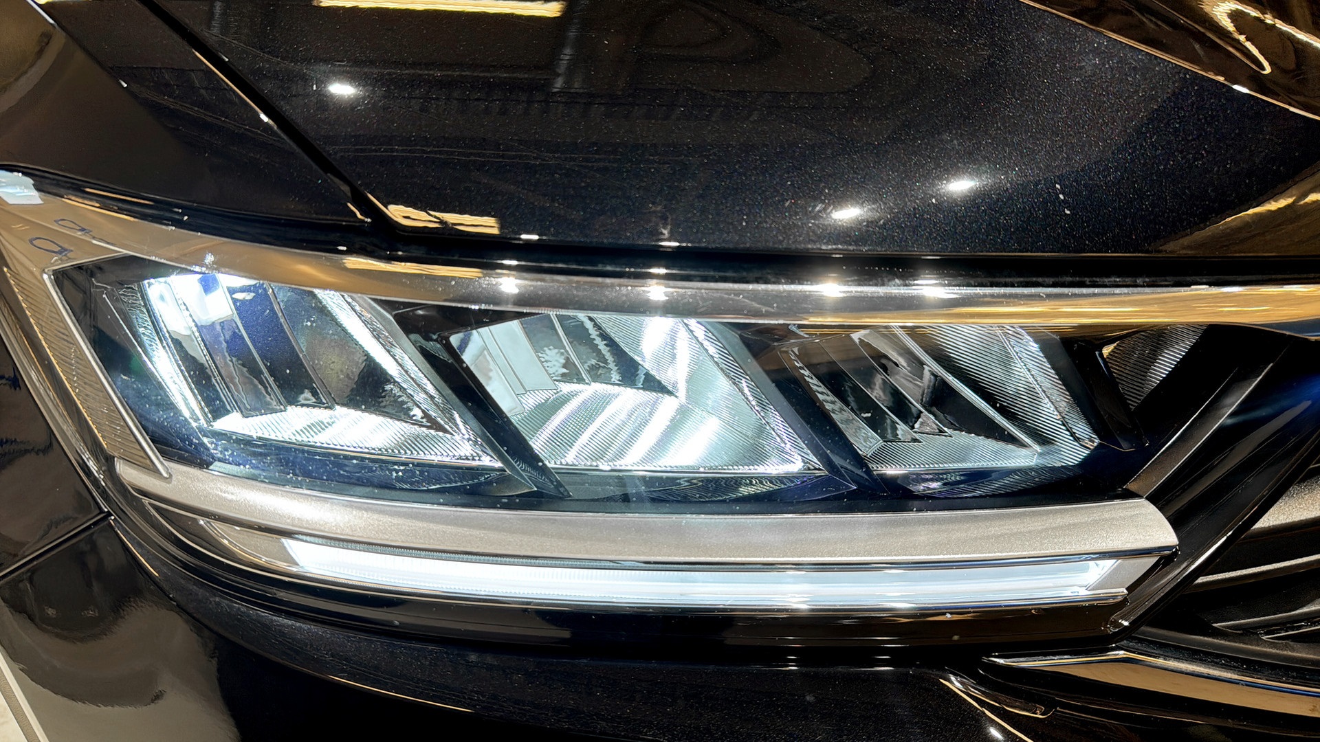 Volkswagen T-Roc EJJ04G