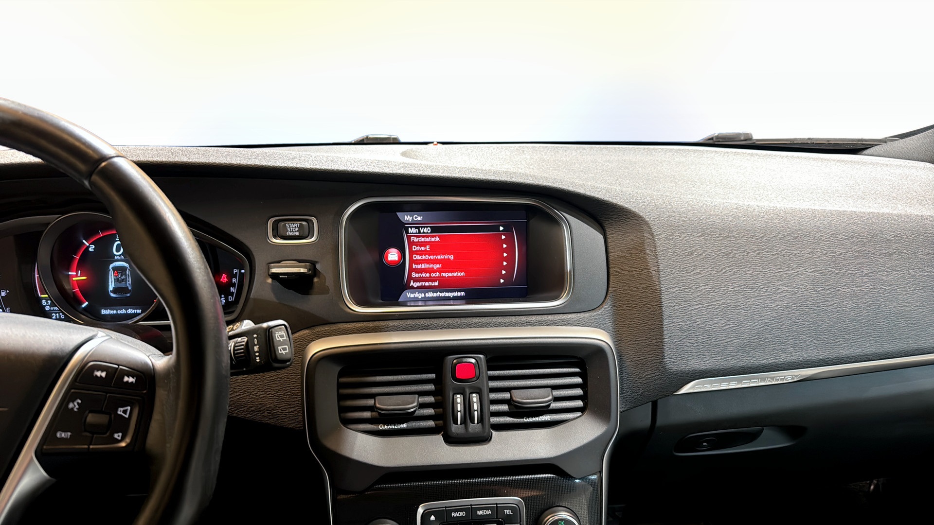 Volvo V40 ELG475