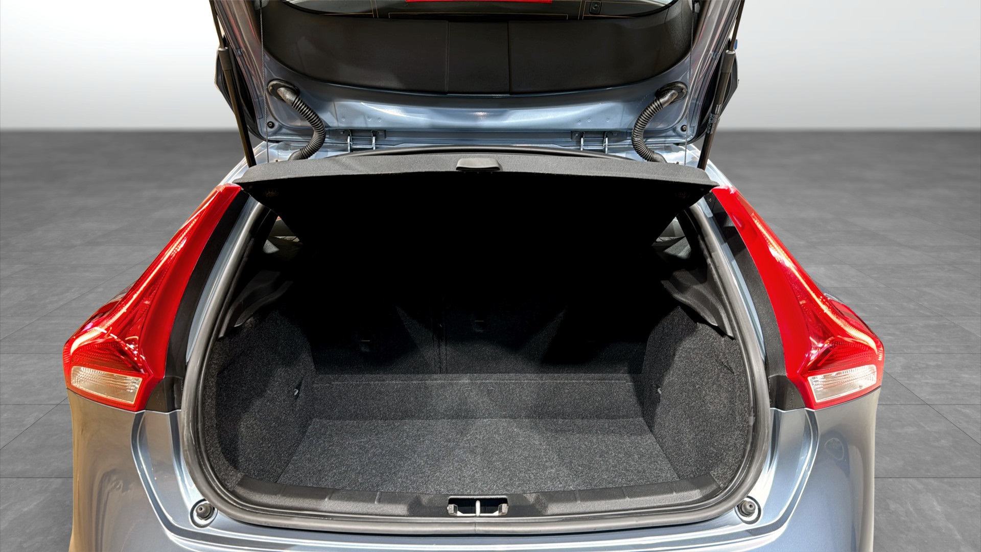 Volvo V40 ELG475