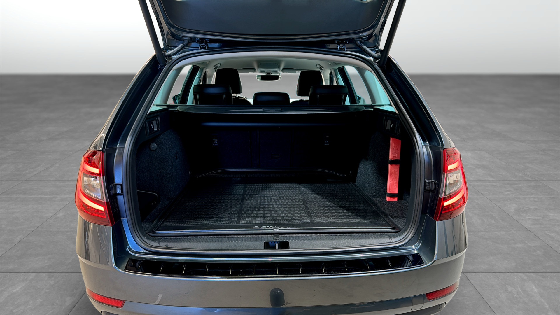 Skoda Octavia Combi EMD05F