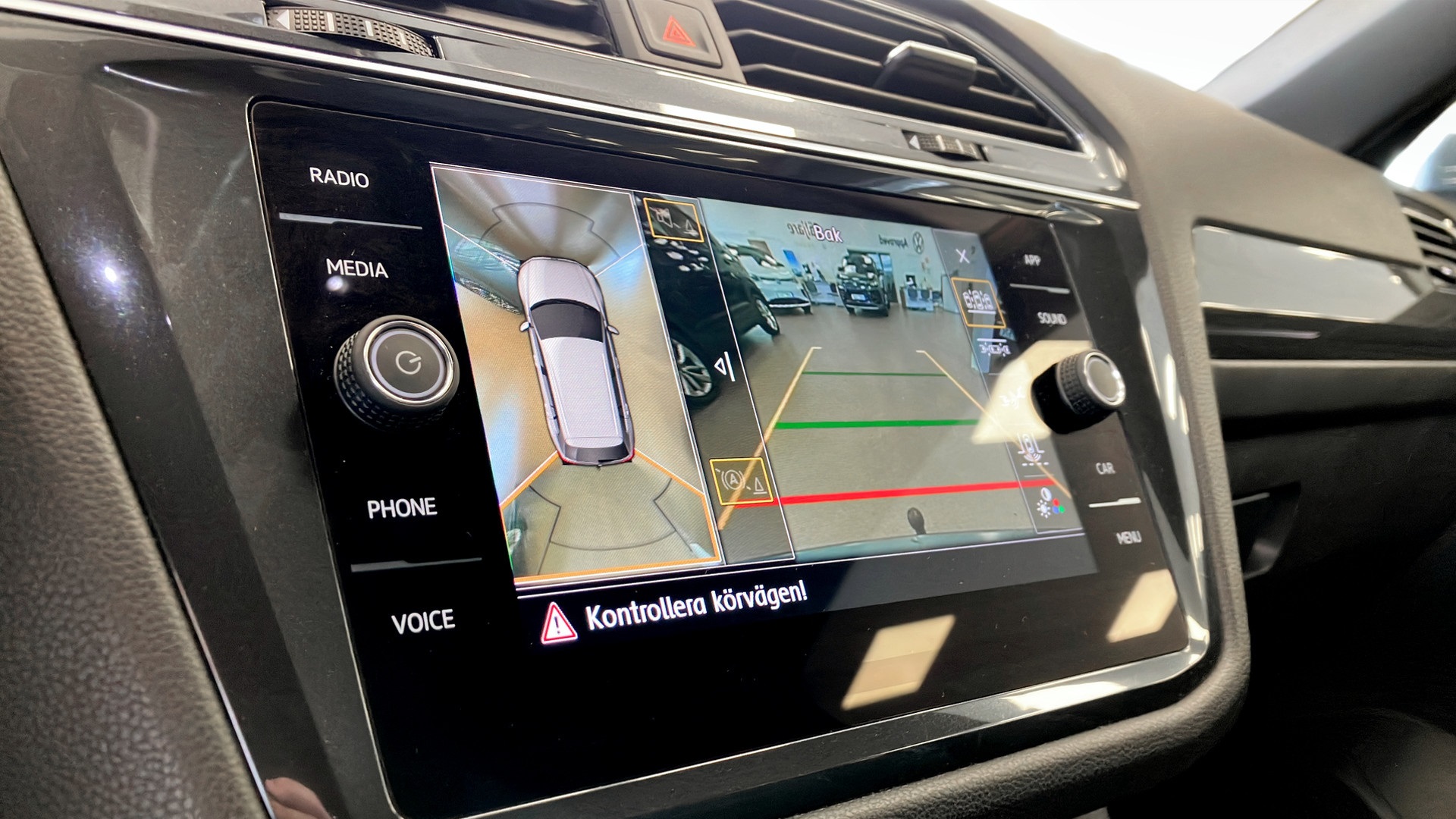 Volkswagen Tiguan EMF75N