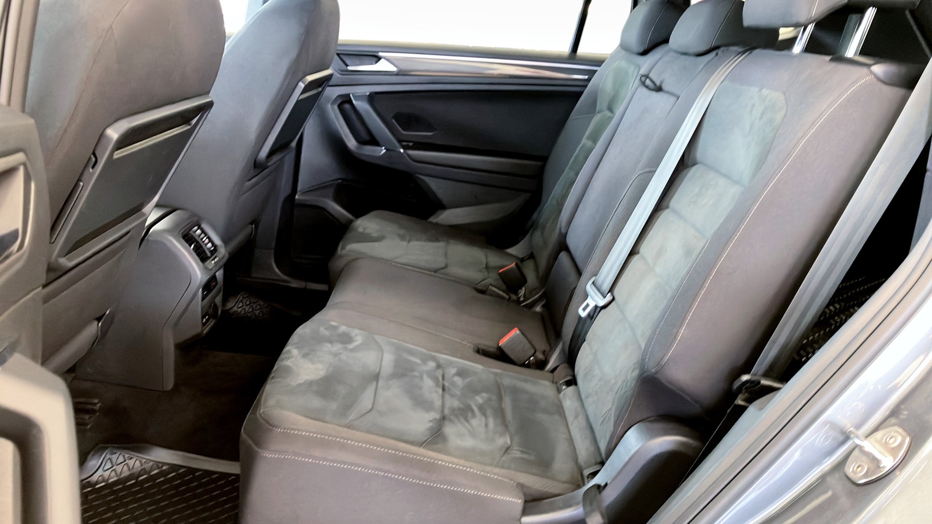 Volkswagen Tiguan EMF75N