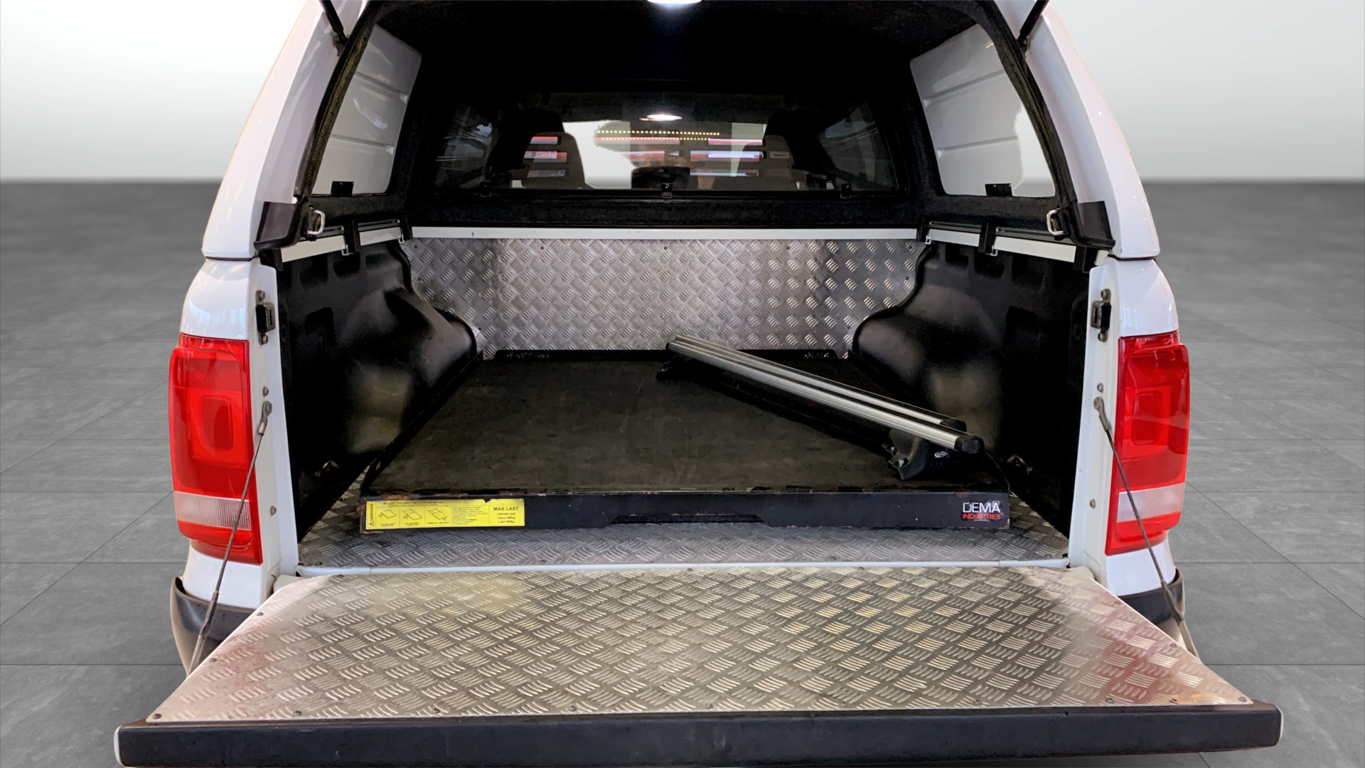 Volkswagen Amarok EMG36J