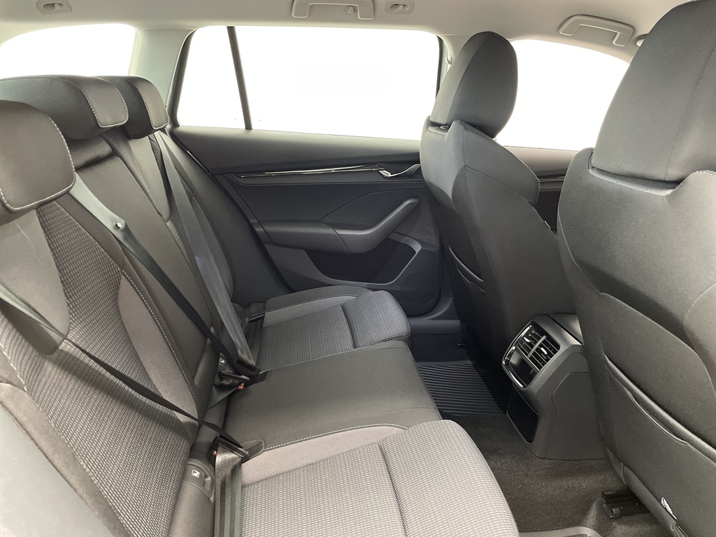 Skoda Octavia Combi EMN249