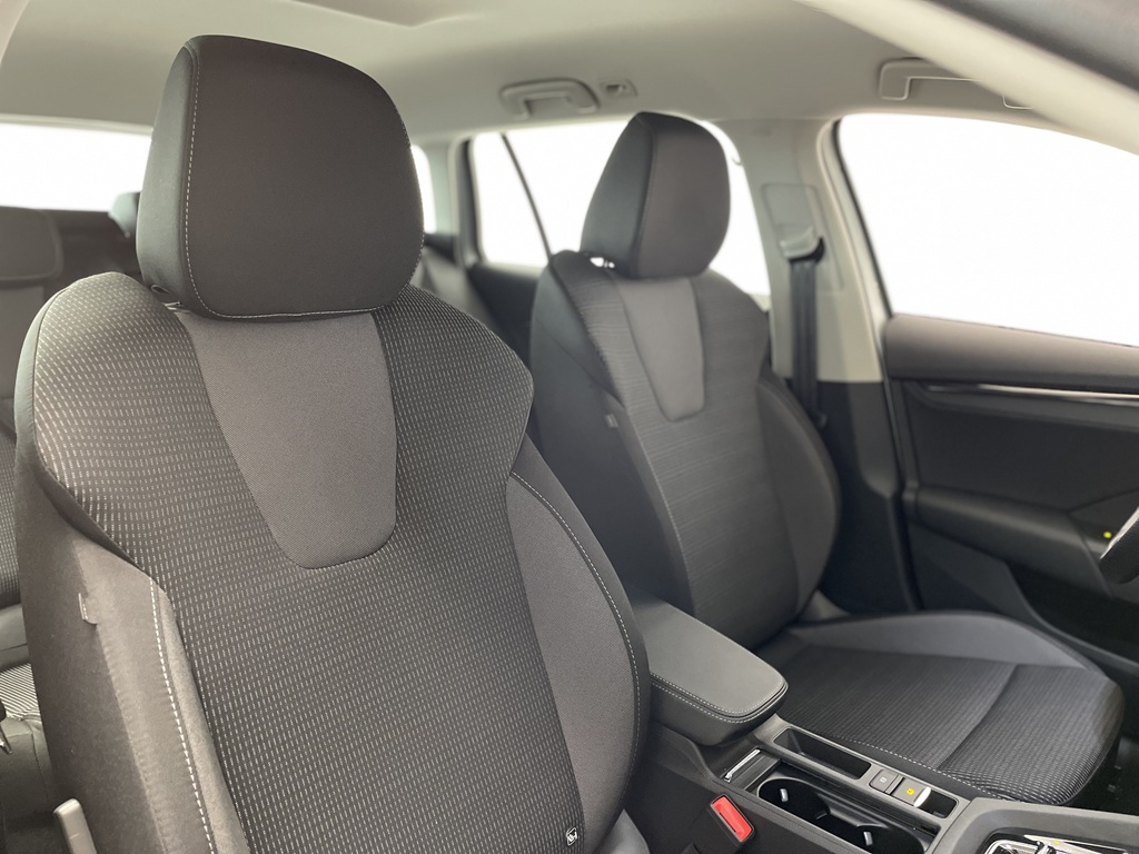 Skoda Octavia Combi EMN249