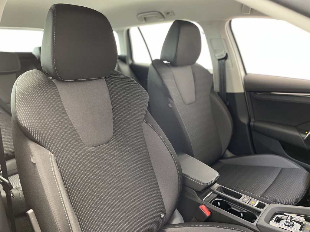 Skoda Octavia Combi EMN249