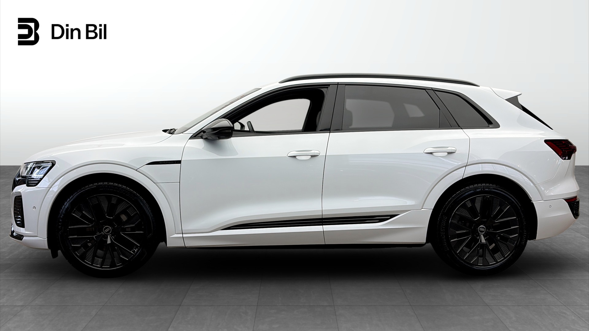 Audi Q8 e-tron EMT61J