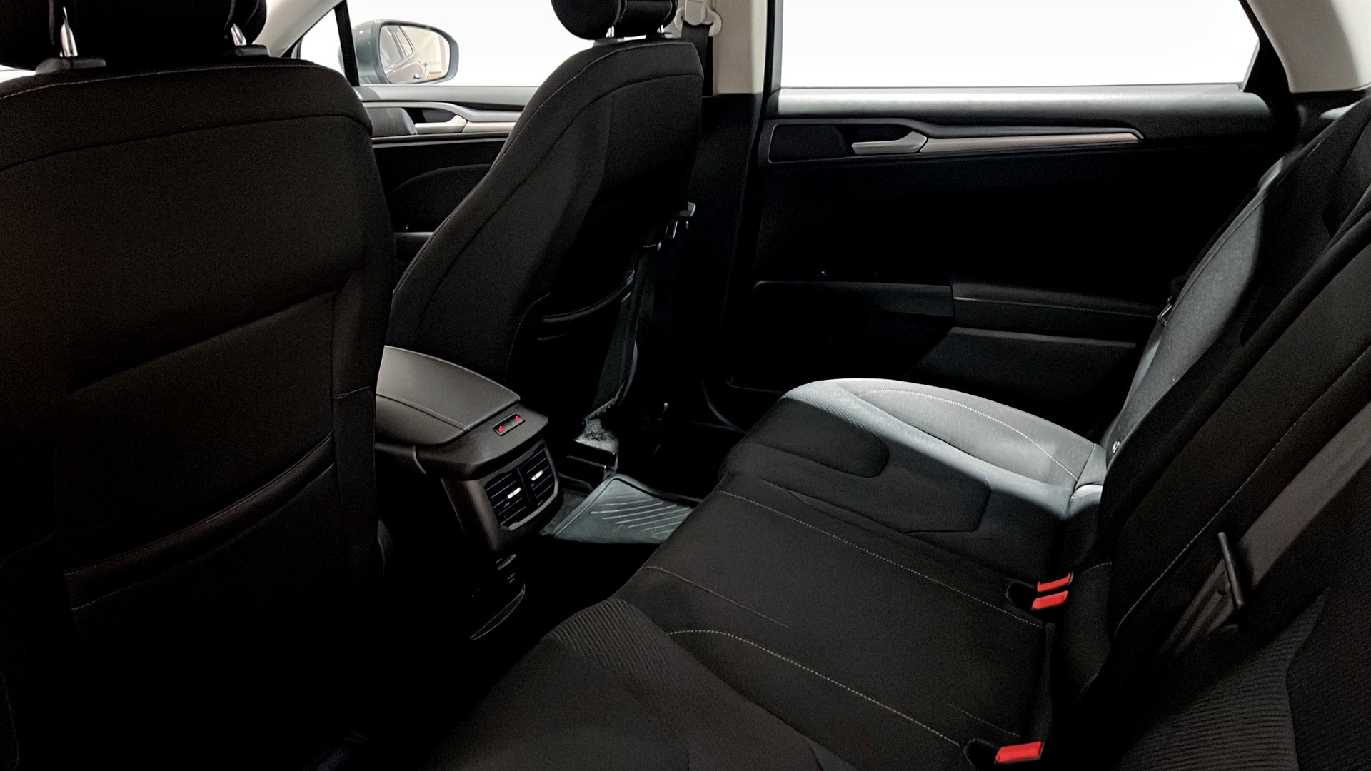 Ford Mondeo ENO672