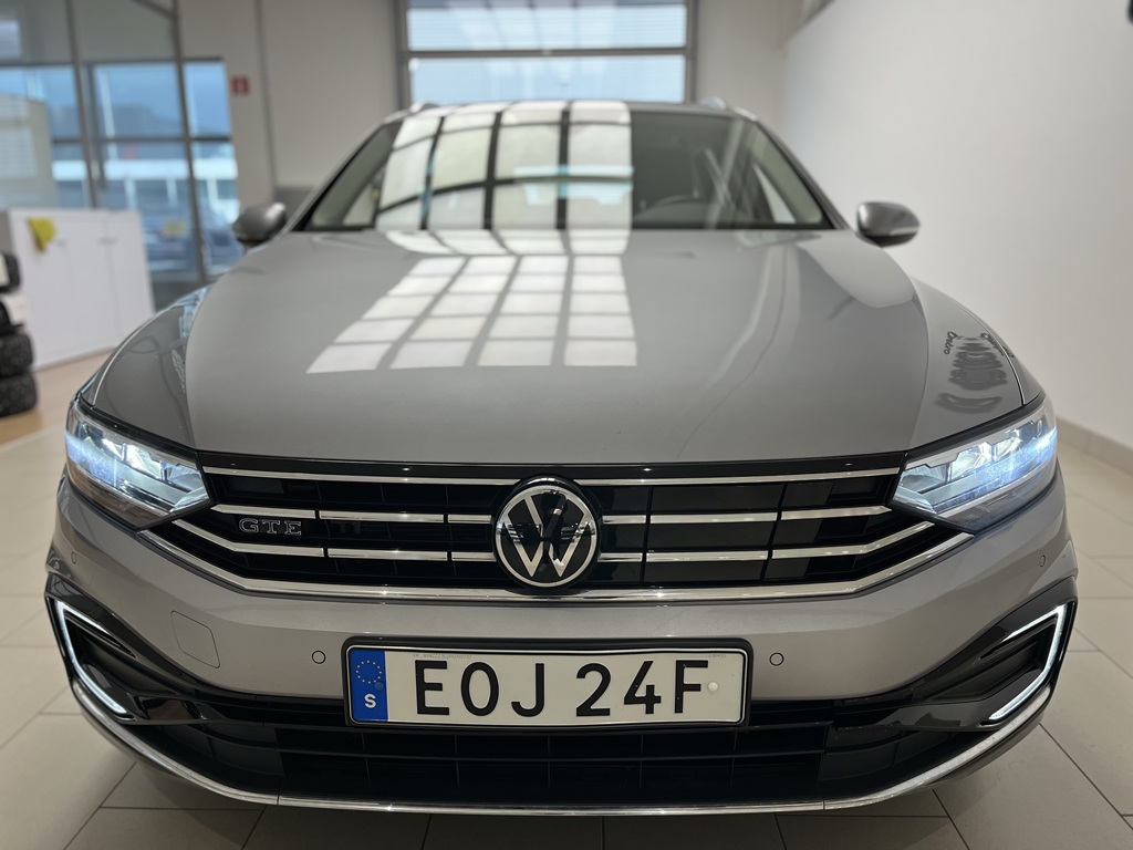 Volkswagen Passat EOJ24F