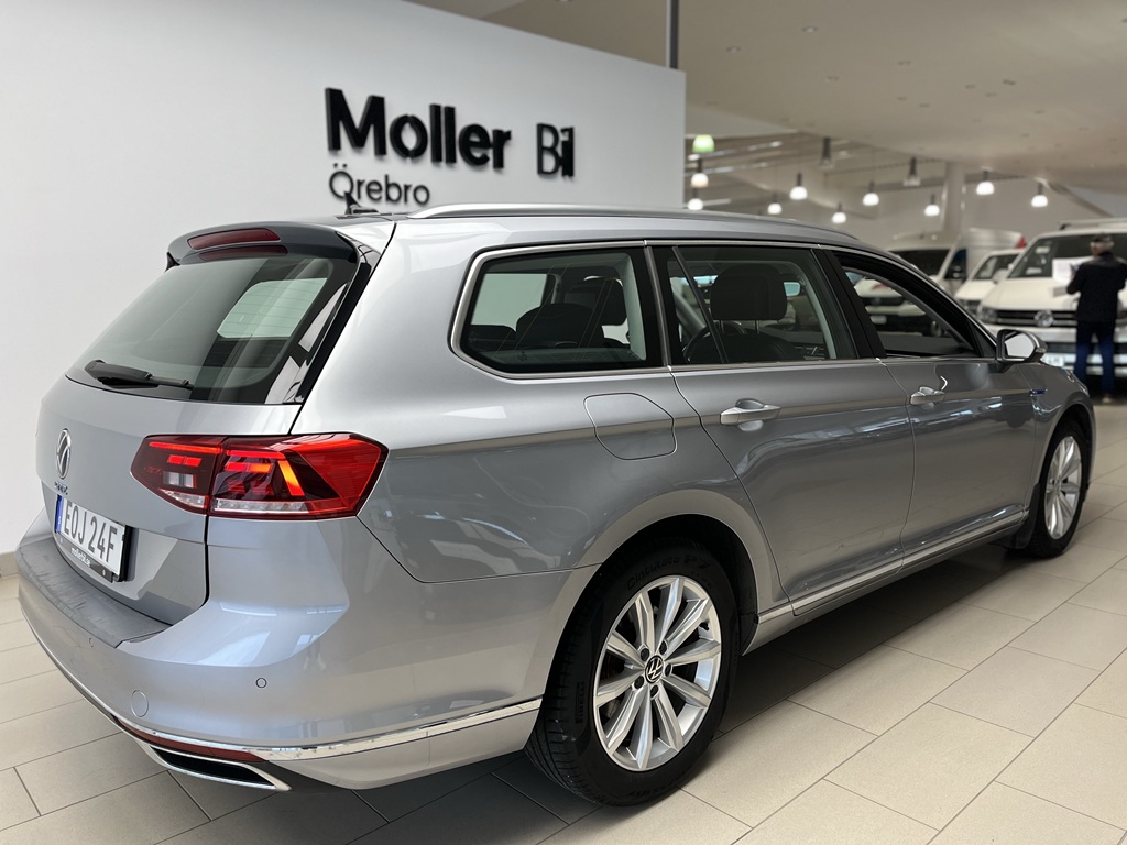 Volkswagen Passat EOJ24F