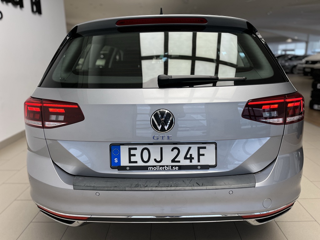 Volkswagen Passat EOJ24F