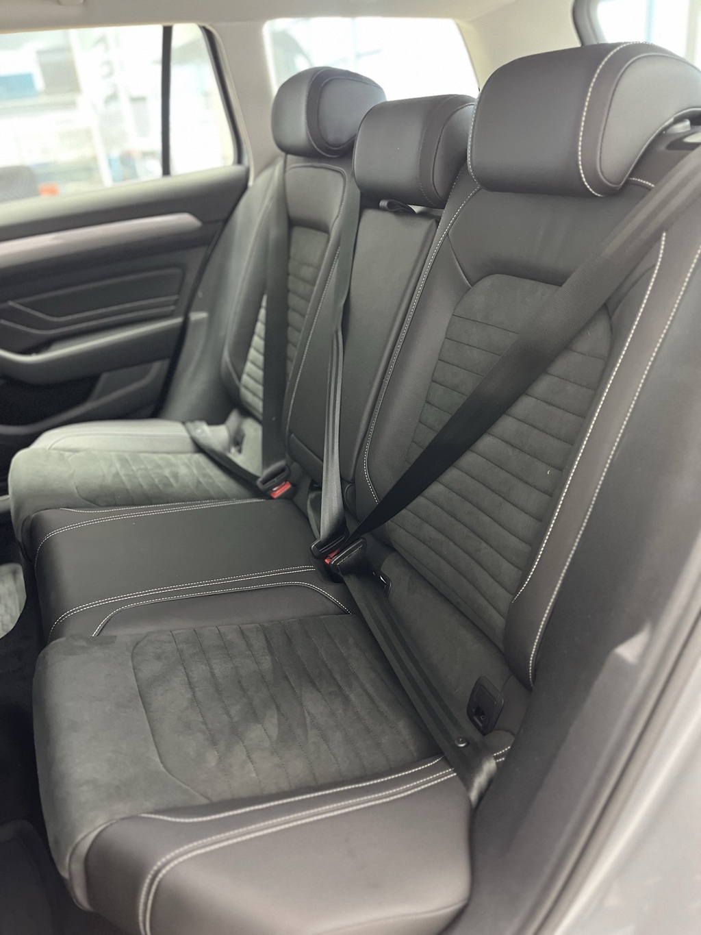 Volkswagen Passat EOJ24F