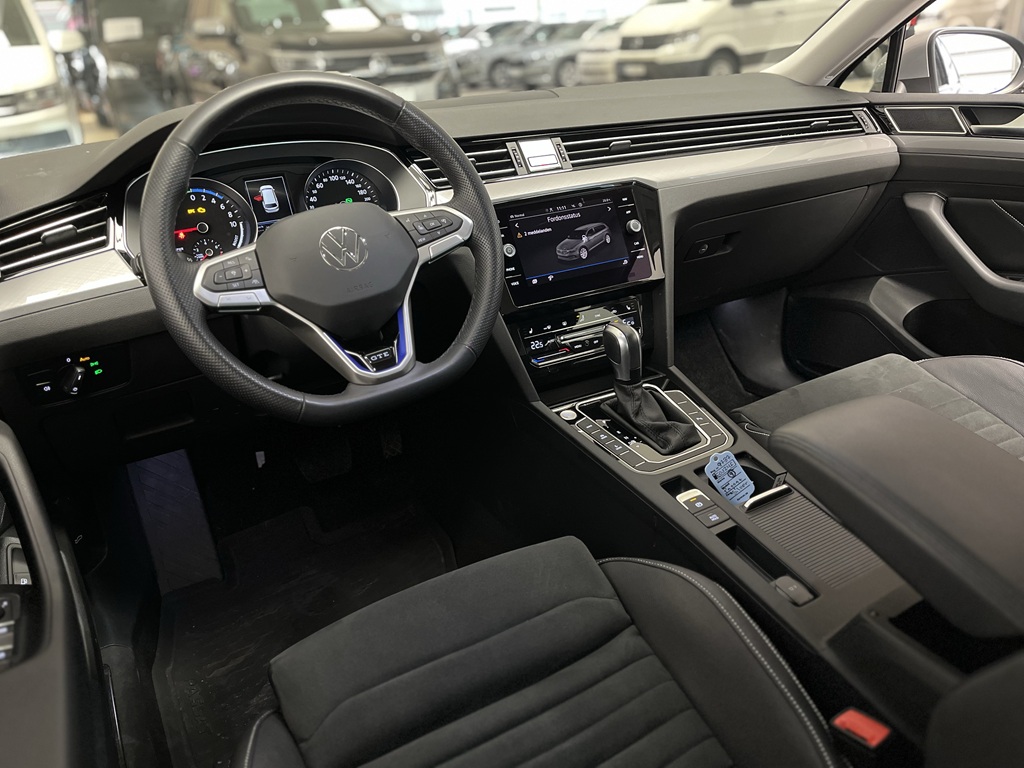 Volkswagen Passat EOJ24F