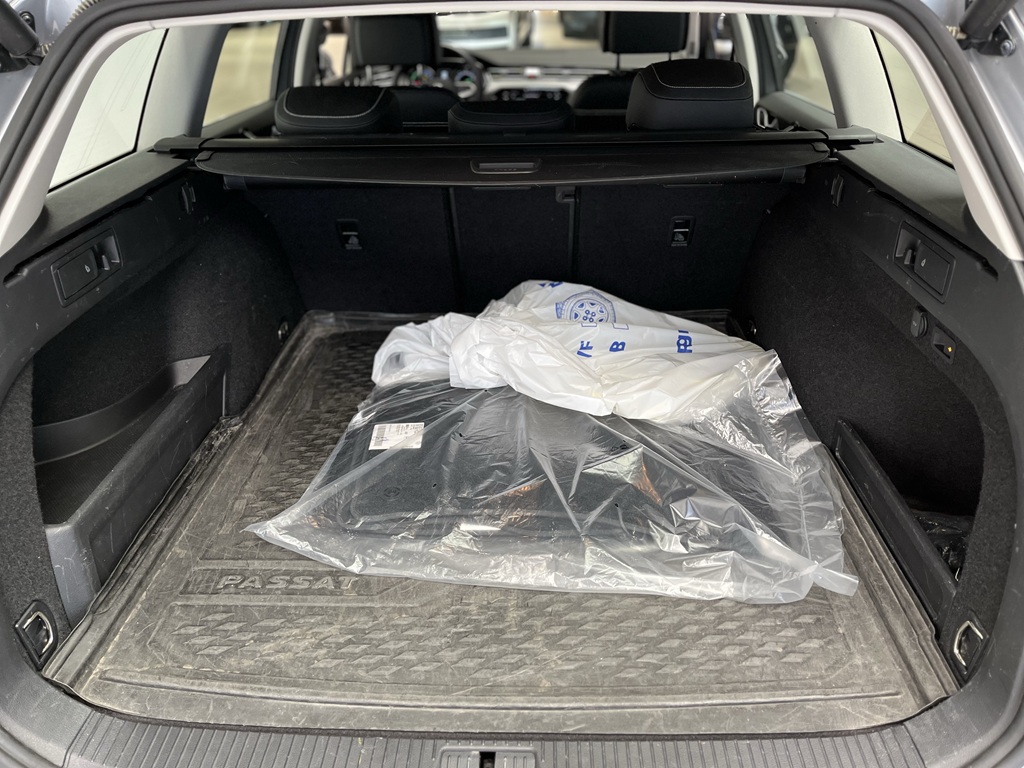 Volkswagen Passat EOJ24F
