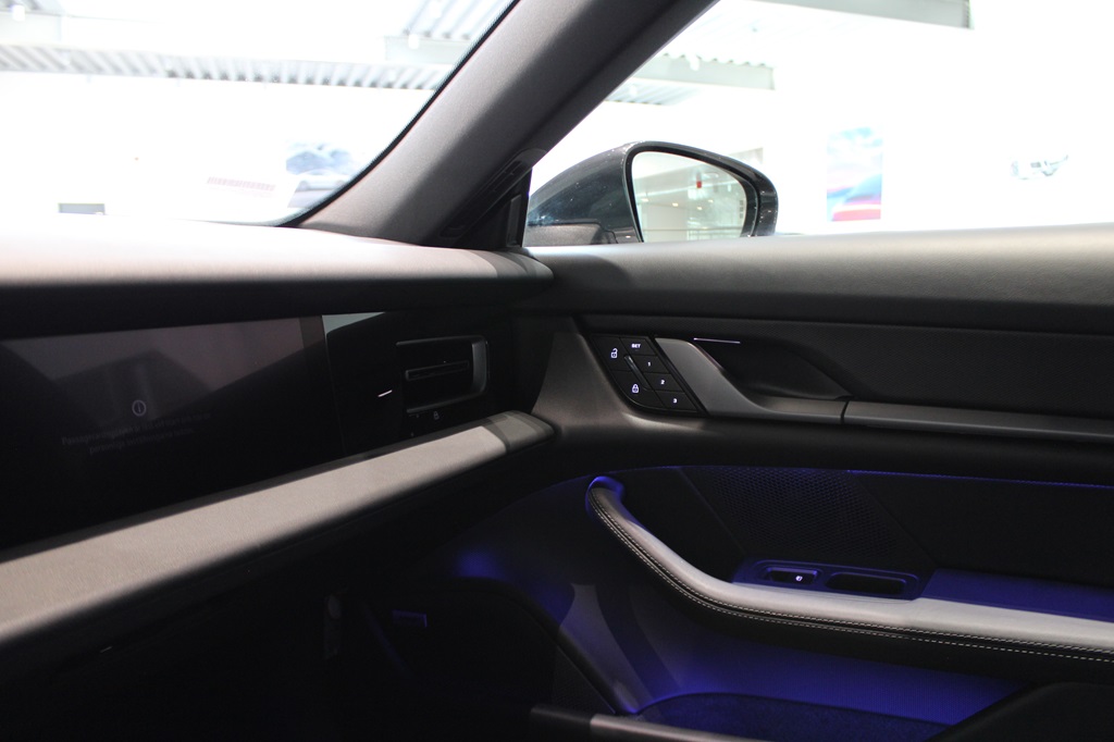 Porsche Taycan EOR08A