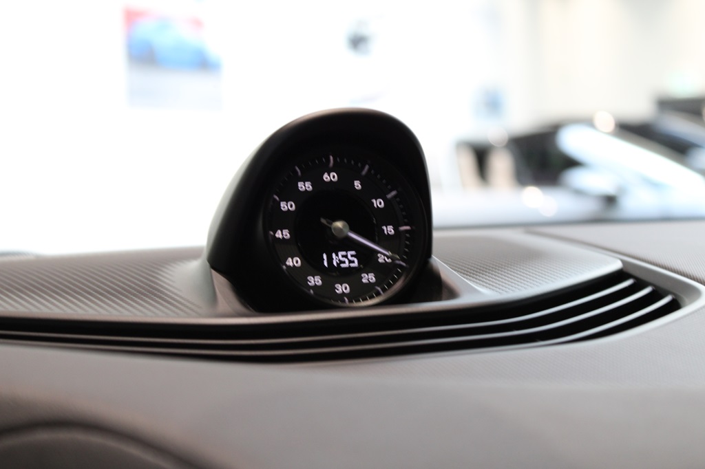 Porsche Taycan EOR08A