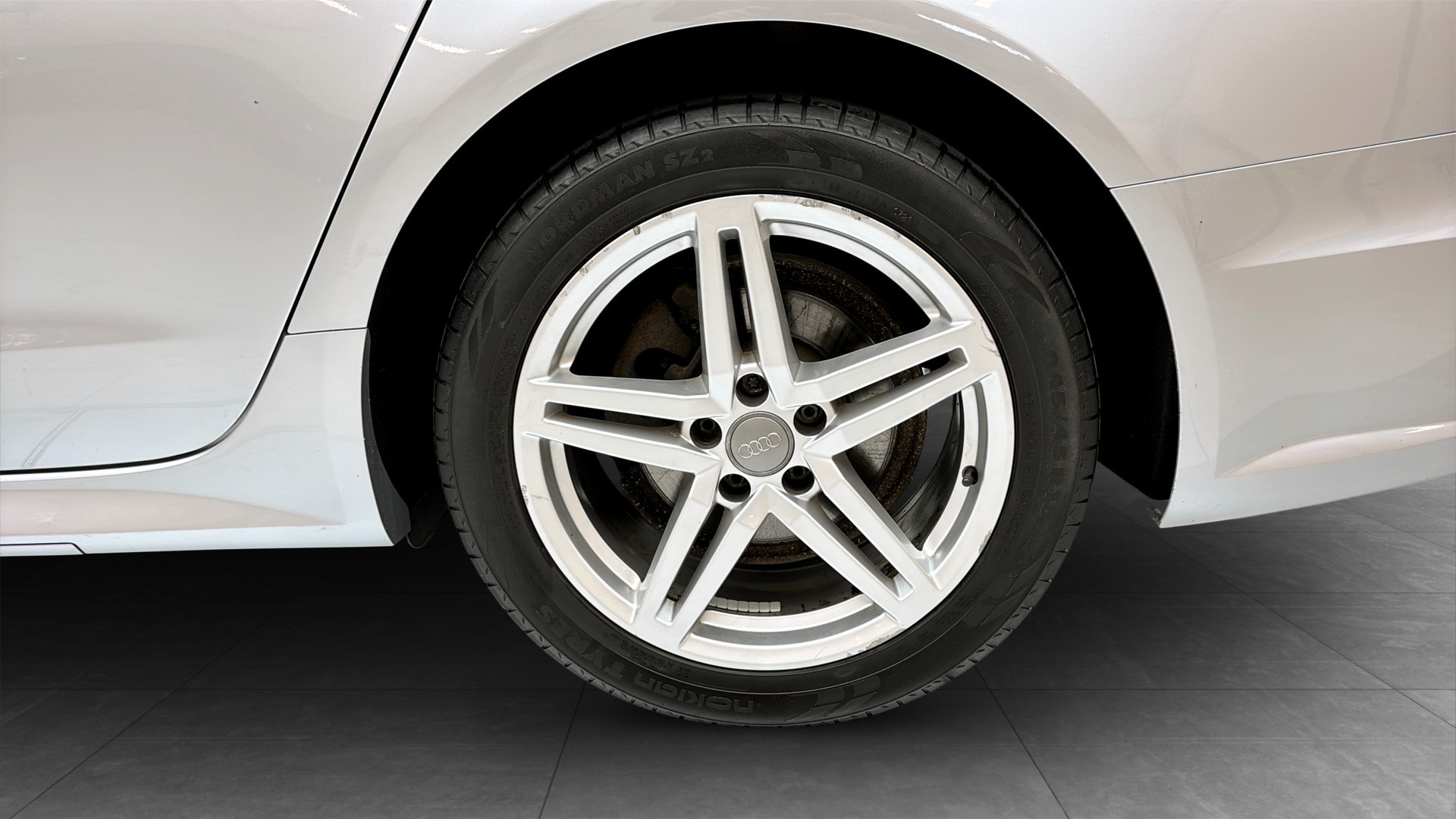 Audi A6 Avant ESW780