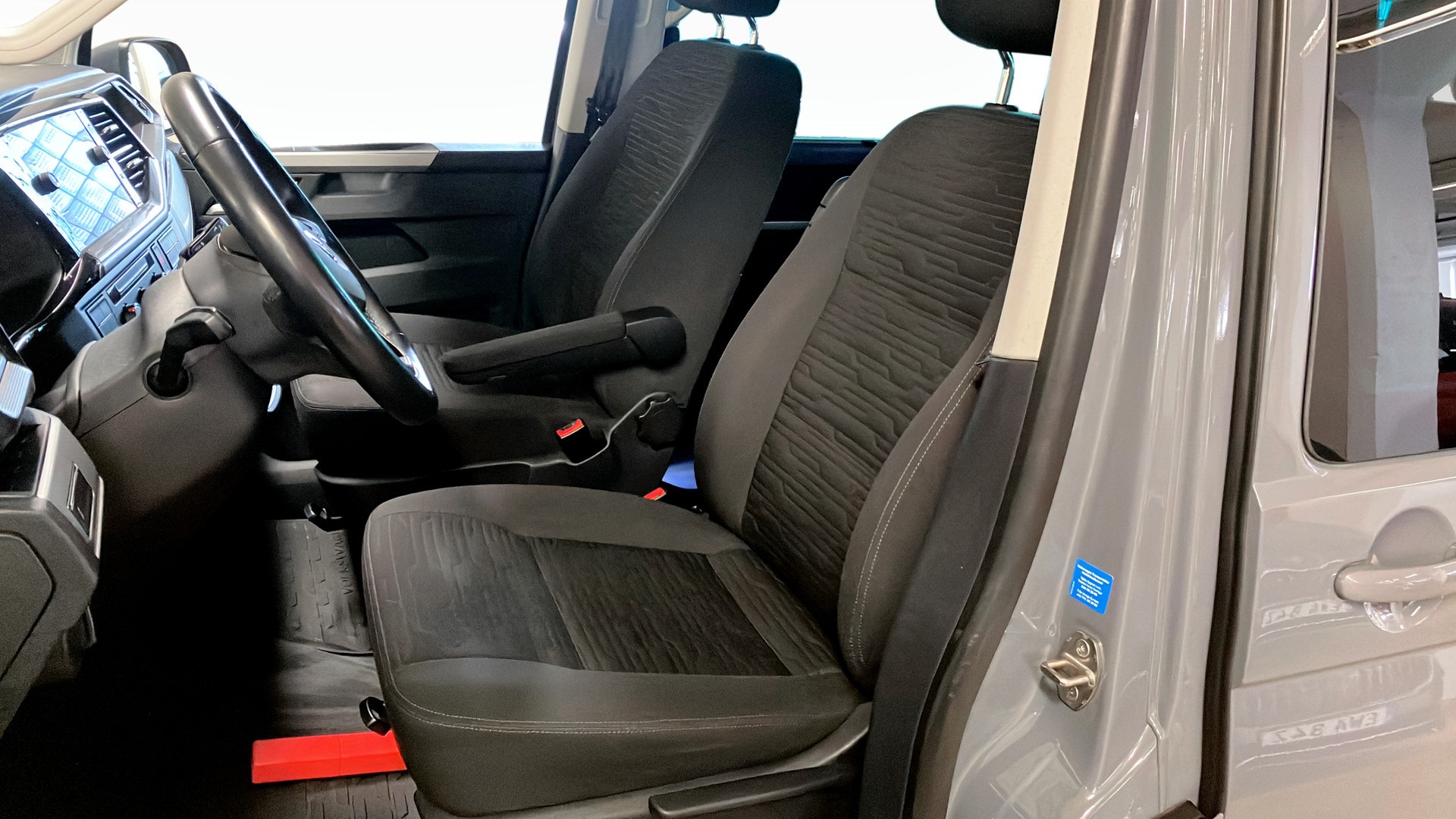 Volkswagen Multivan EUB24R
