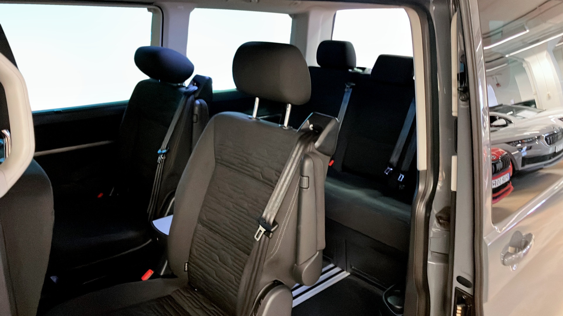Volkswagen Multivan EUB24R