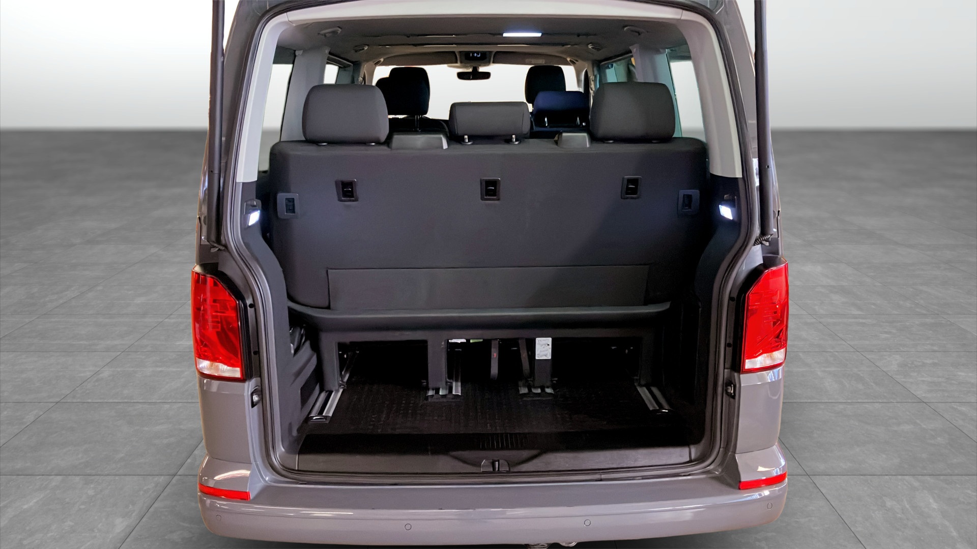 Volkswagen Multivan EUB24R