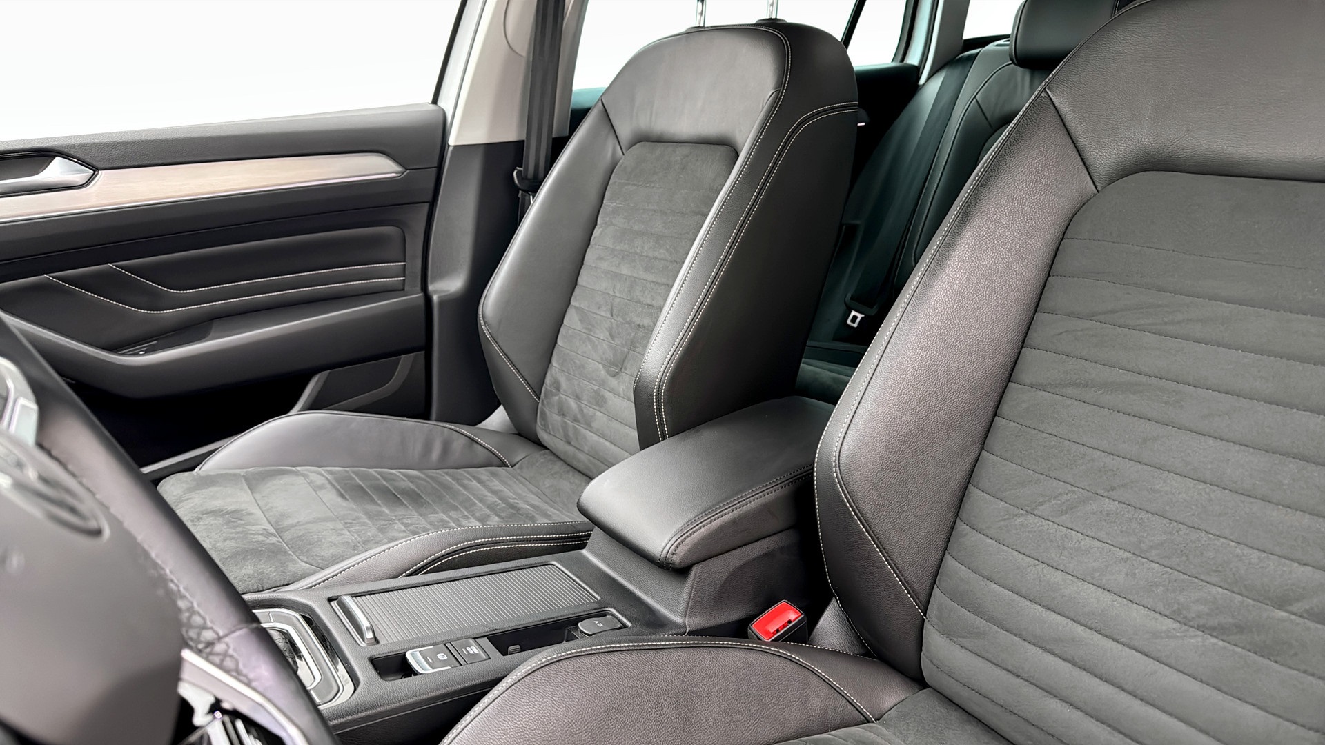 Volkswagen Passat Sportscombi EUE24X