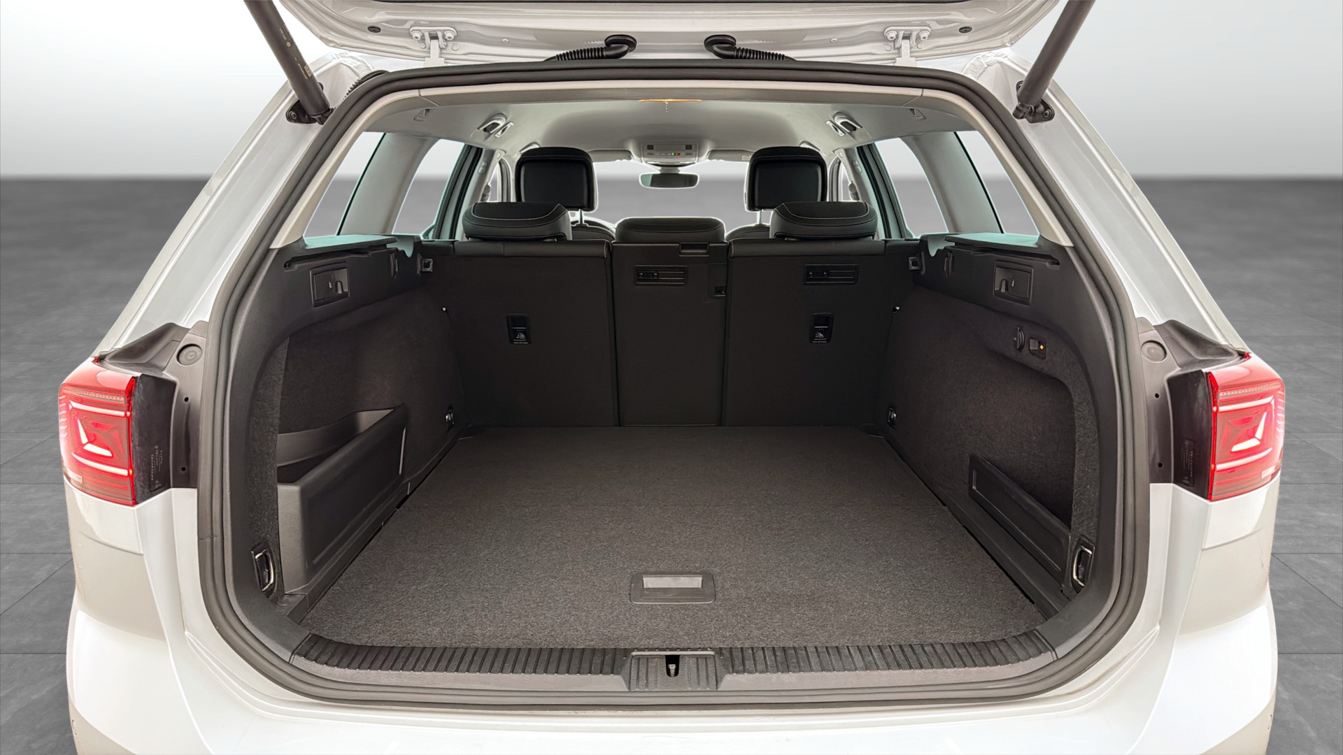 Volkswagen Passat Sportscombi EUE24X