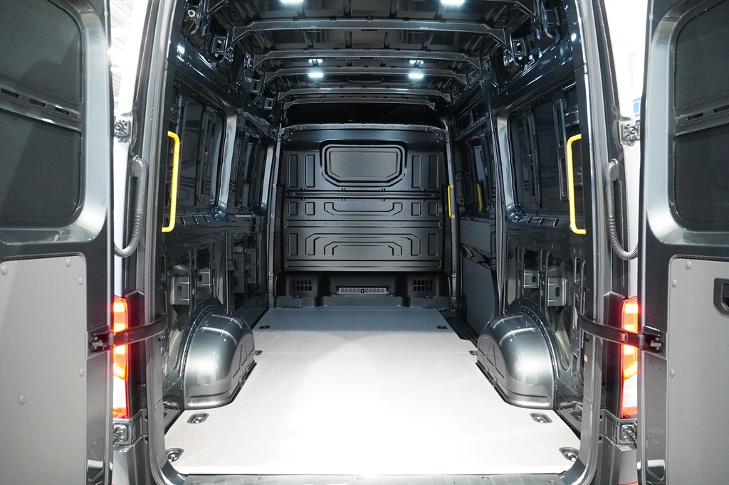 Volkswagen Crafter Skåp kort hjulbas EUP46F