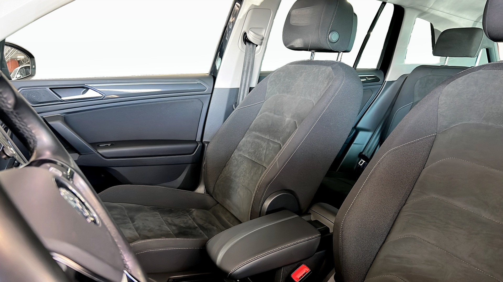 Volkswagen Tiguan EUW76F
