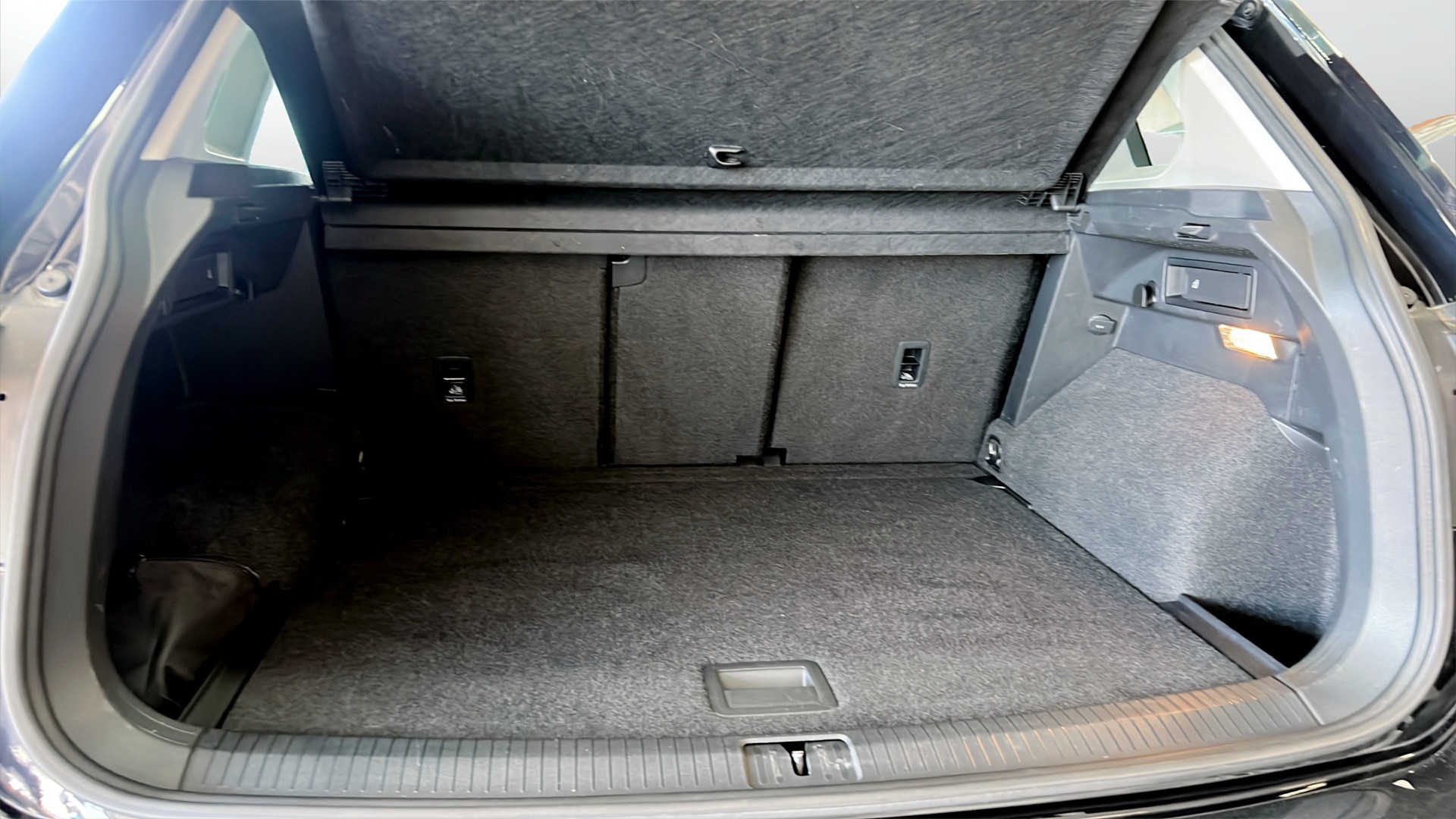 Volkswagen Tiguan EUW76F