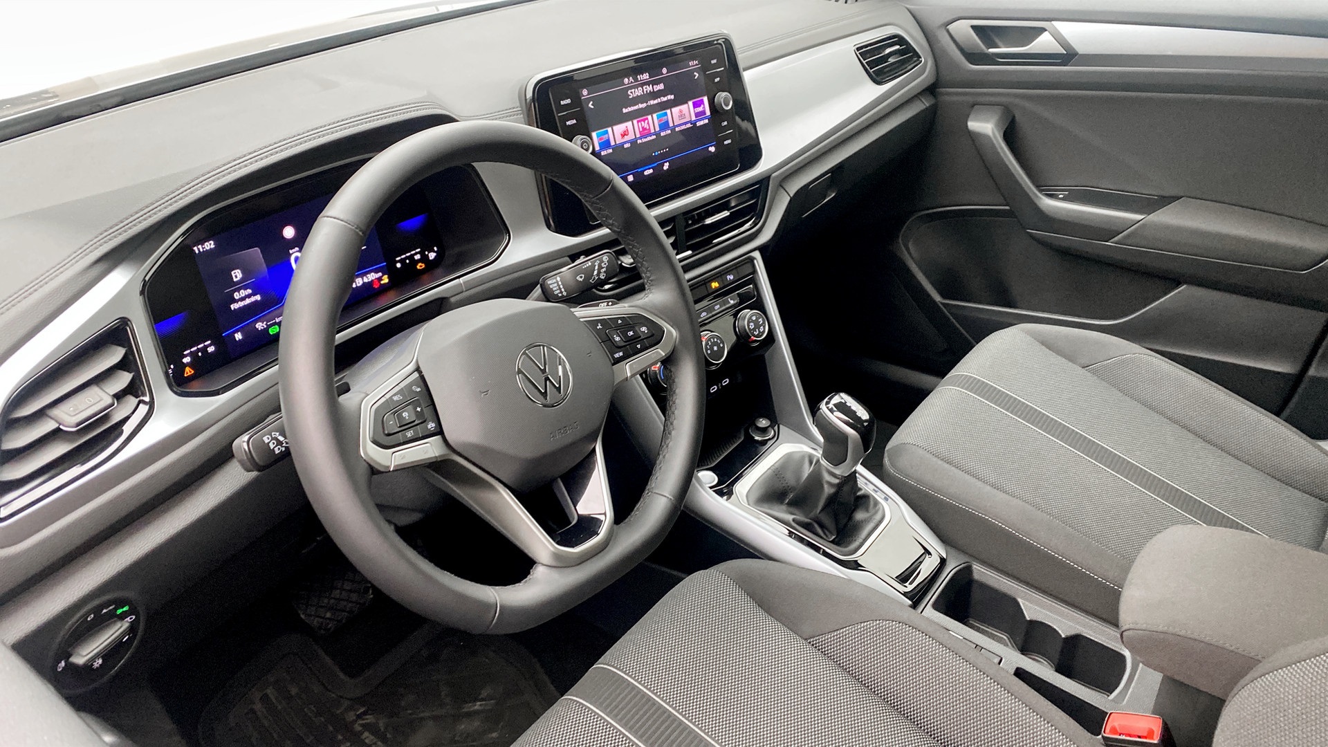 Volkswagen T-Roc EWB03L