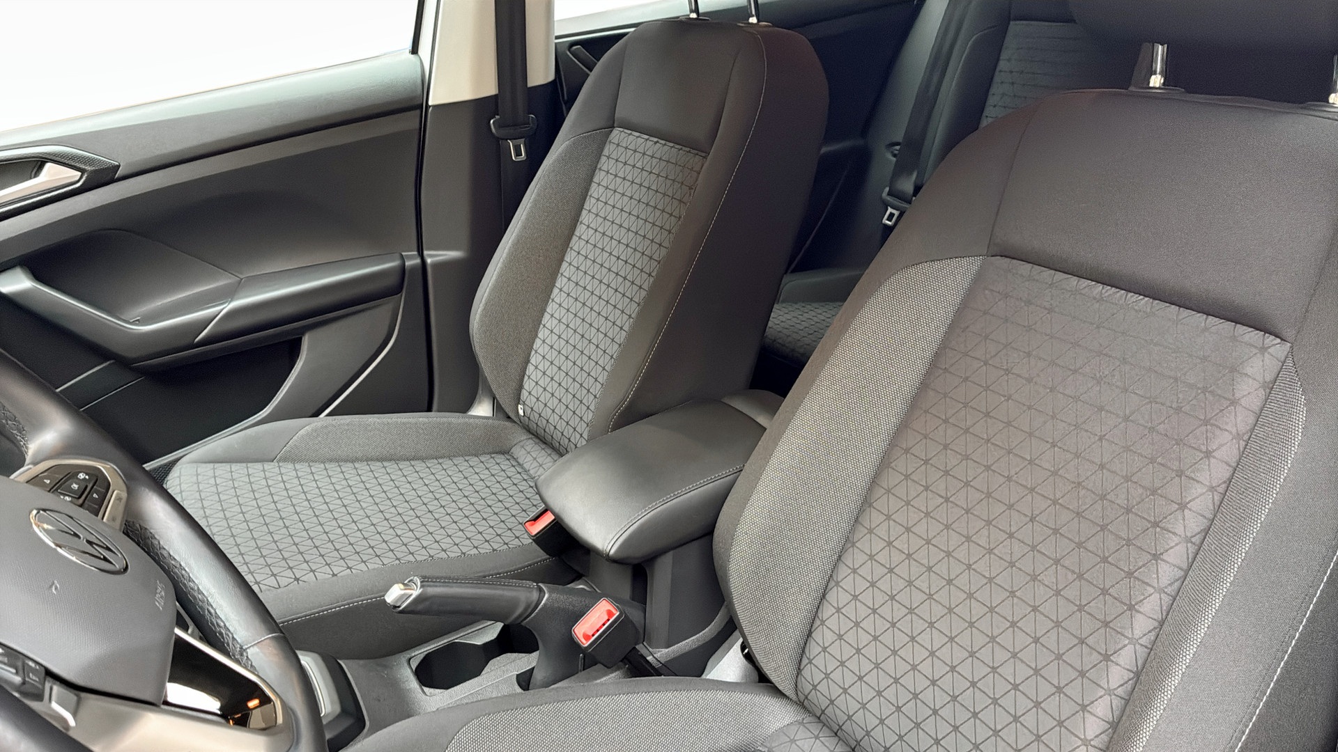 Volkswagen T-Cross EWH25B