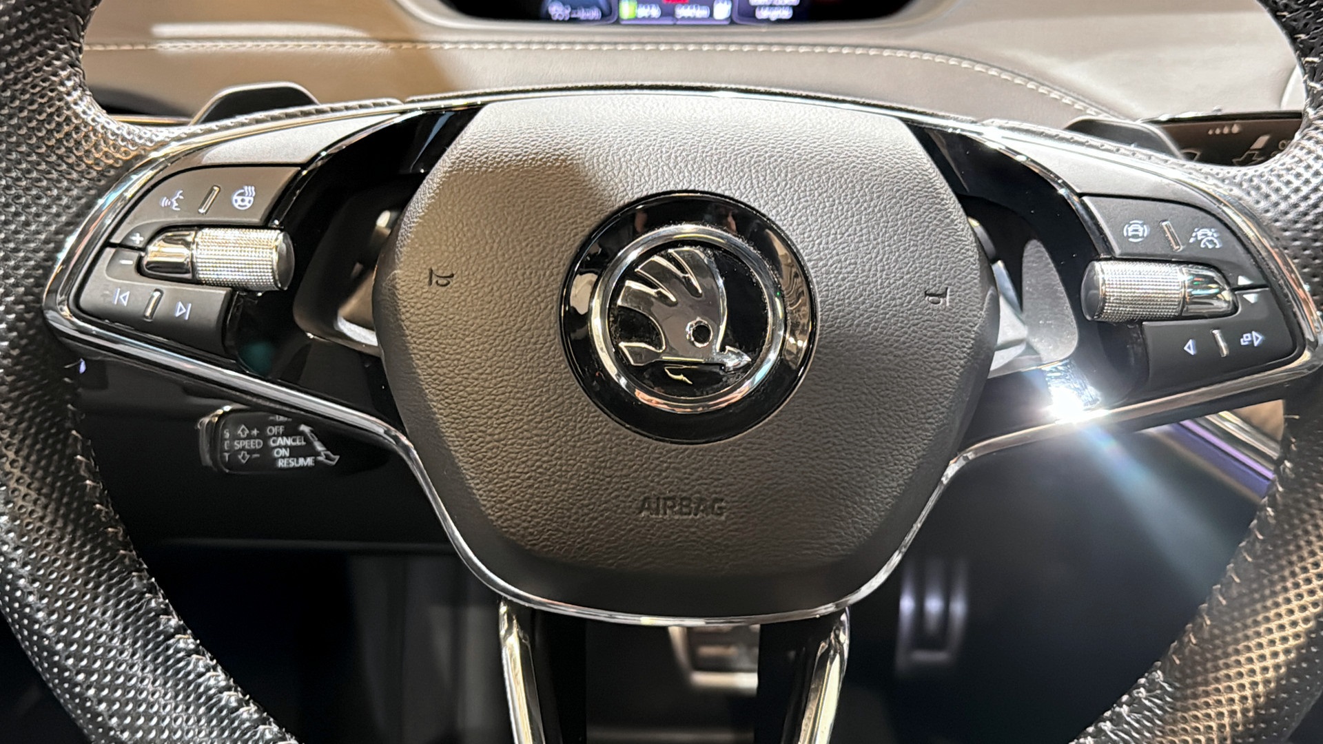Skoda Enyaq EWJ00G