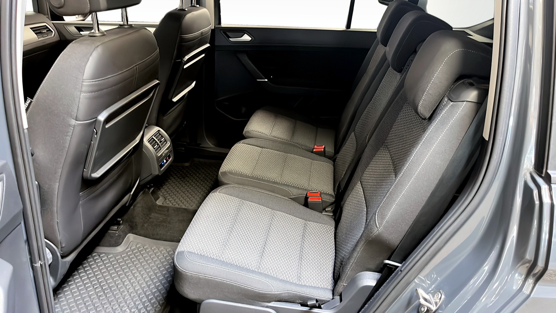 Volkswagen Touran EXH24C