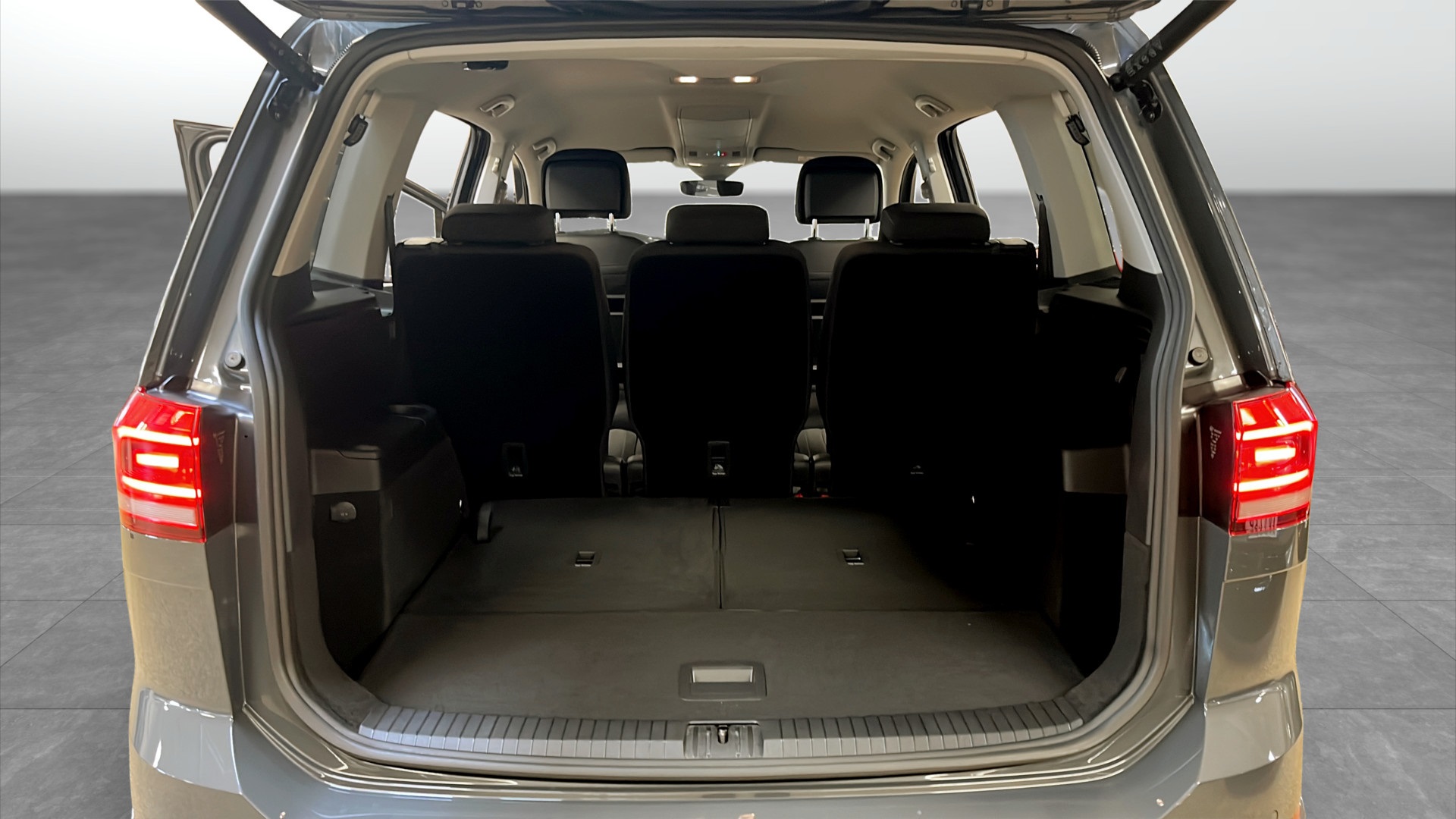 Volkswagen Touran EXH24C