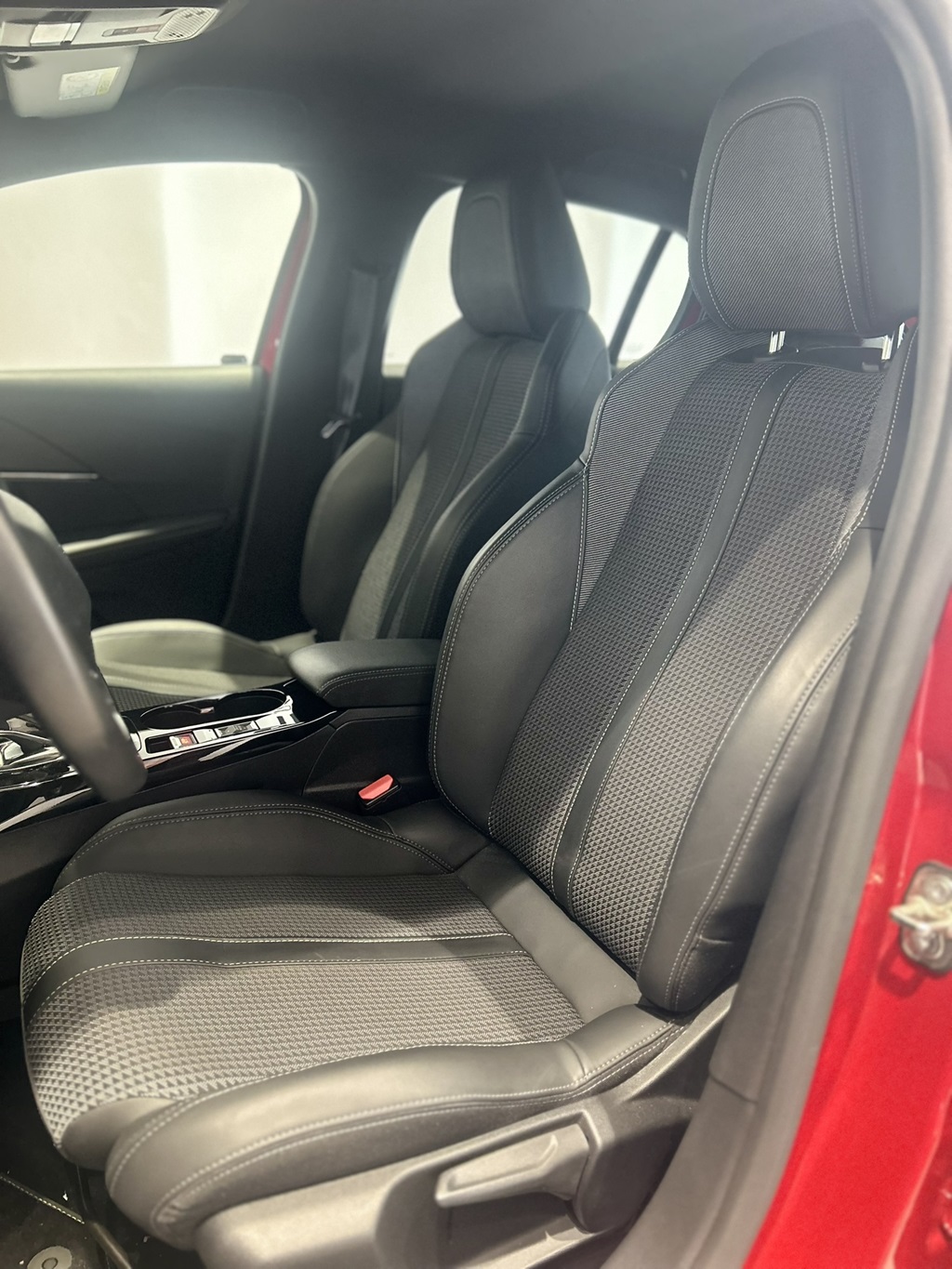 Peugeot 208 EXK75L