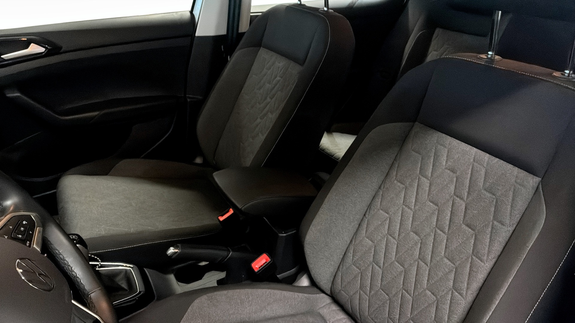 Volkswagen T-Cross EXM61H