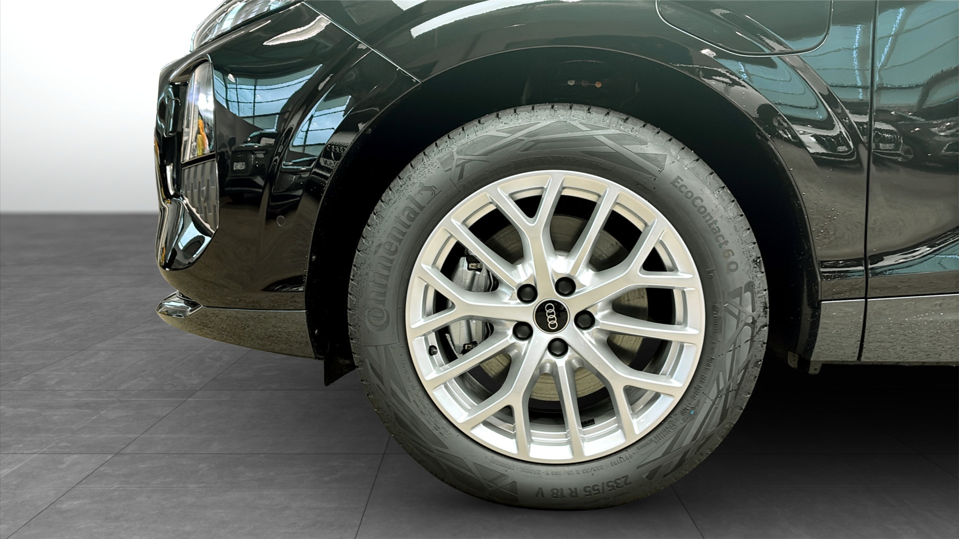Audi Q3 EYP03Y