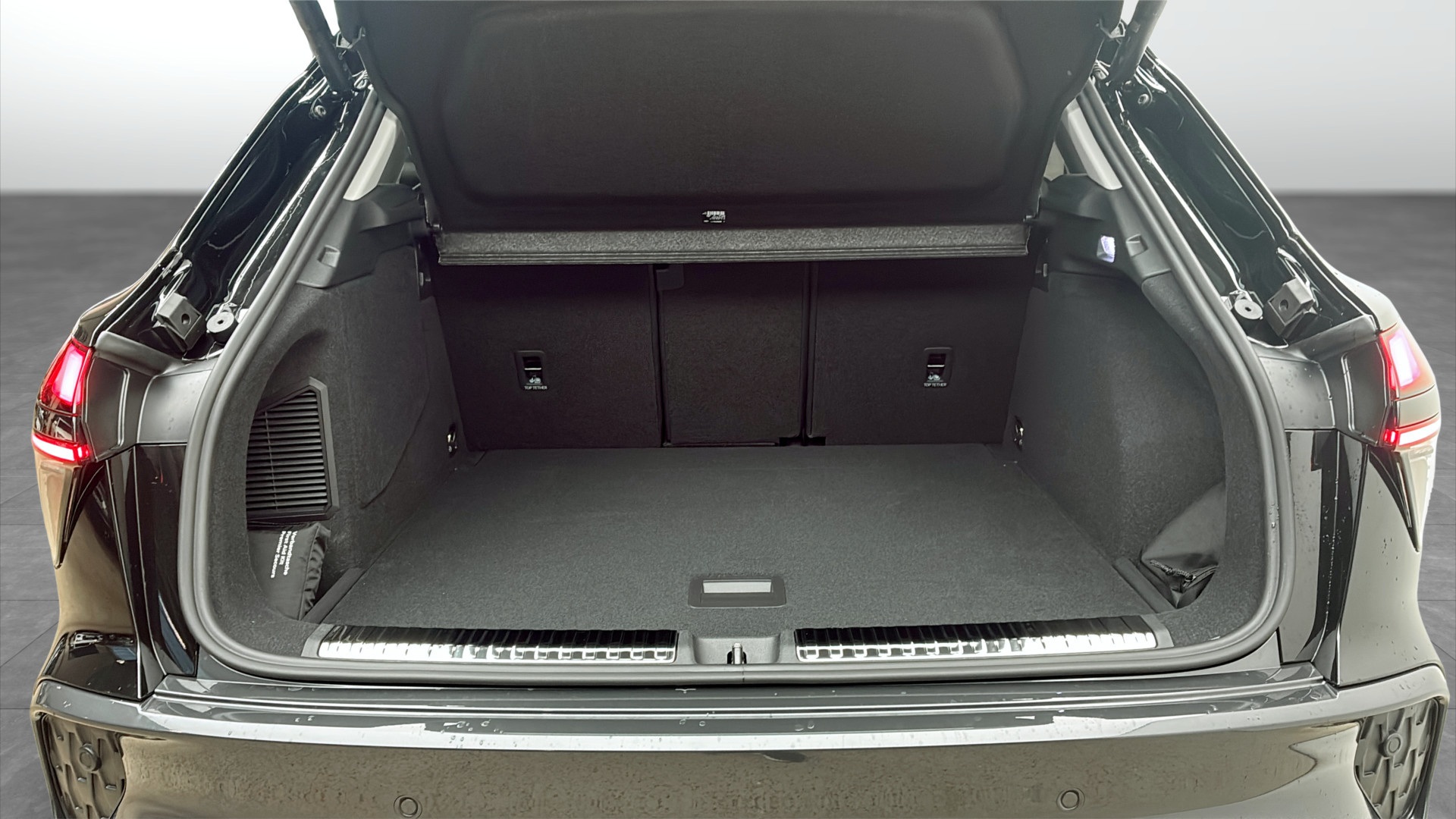 Audi Q3 EYP03Y