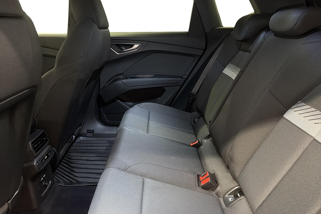 Audi Q4 e-tron EYR00P