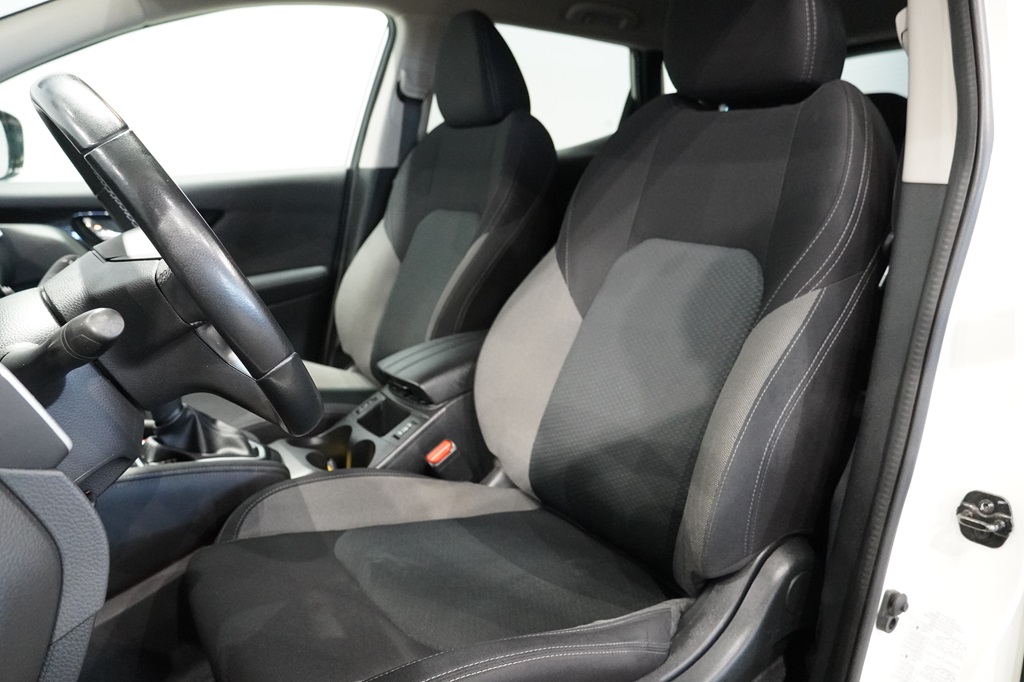 Nissan Qashqai EYU36X