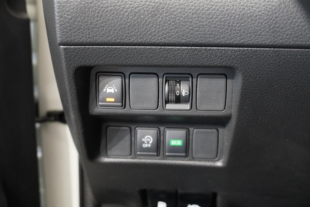 Nissan Qashqai EYU36X