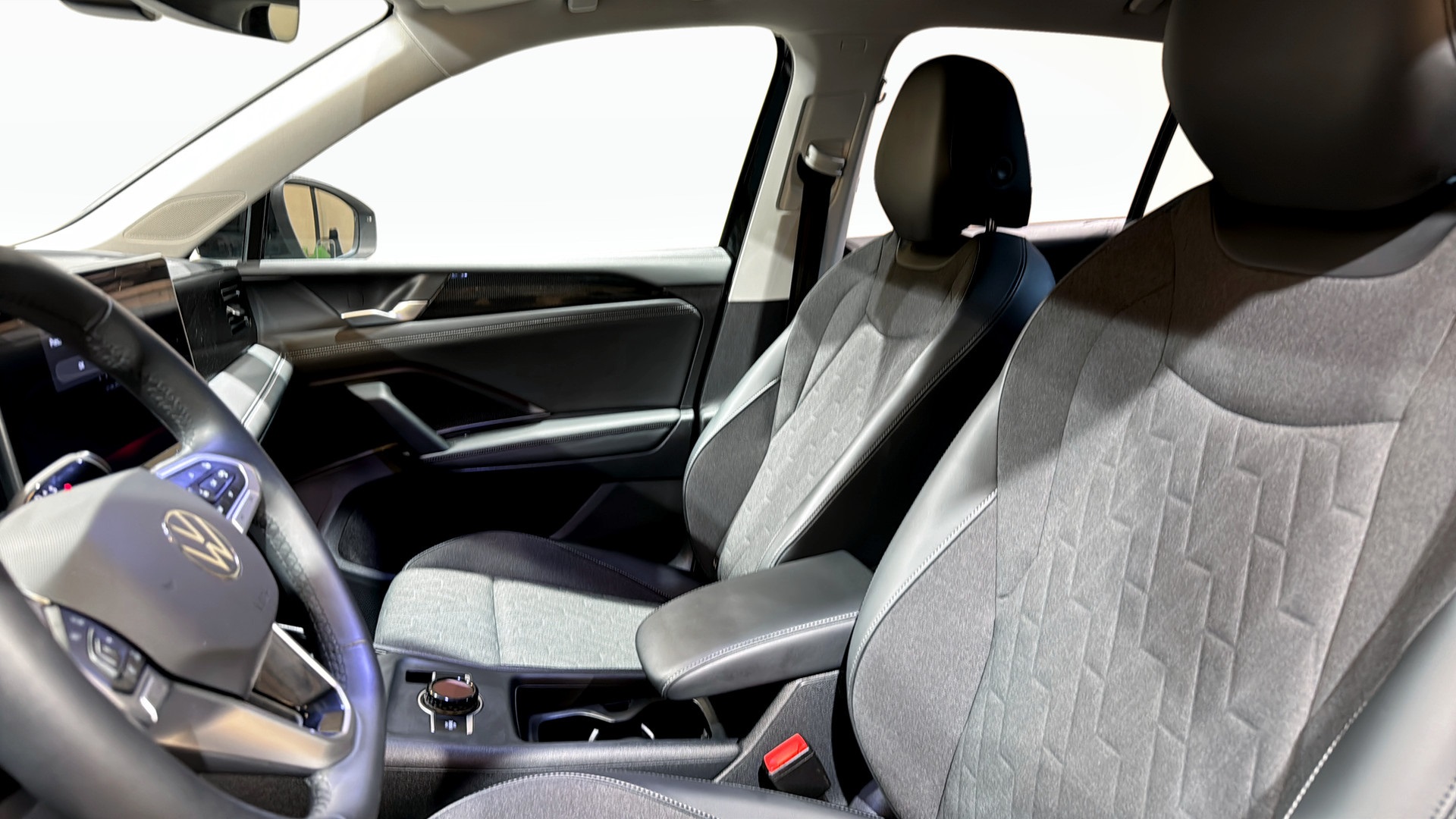 Volkswagen Tiguan EYX61T