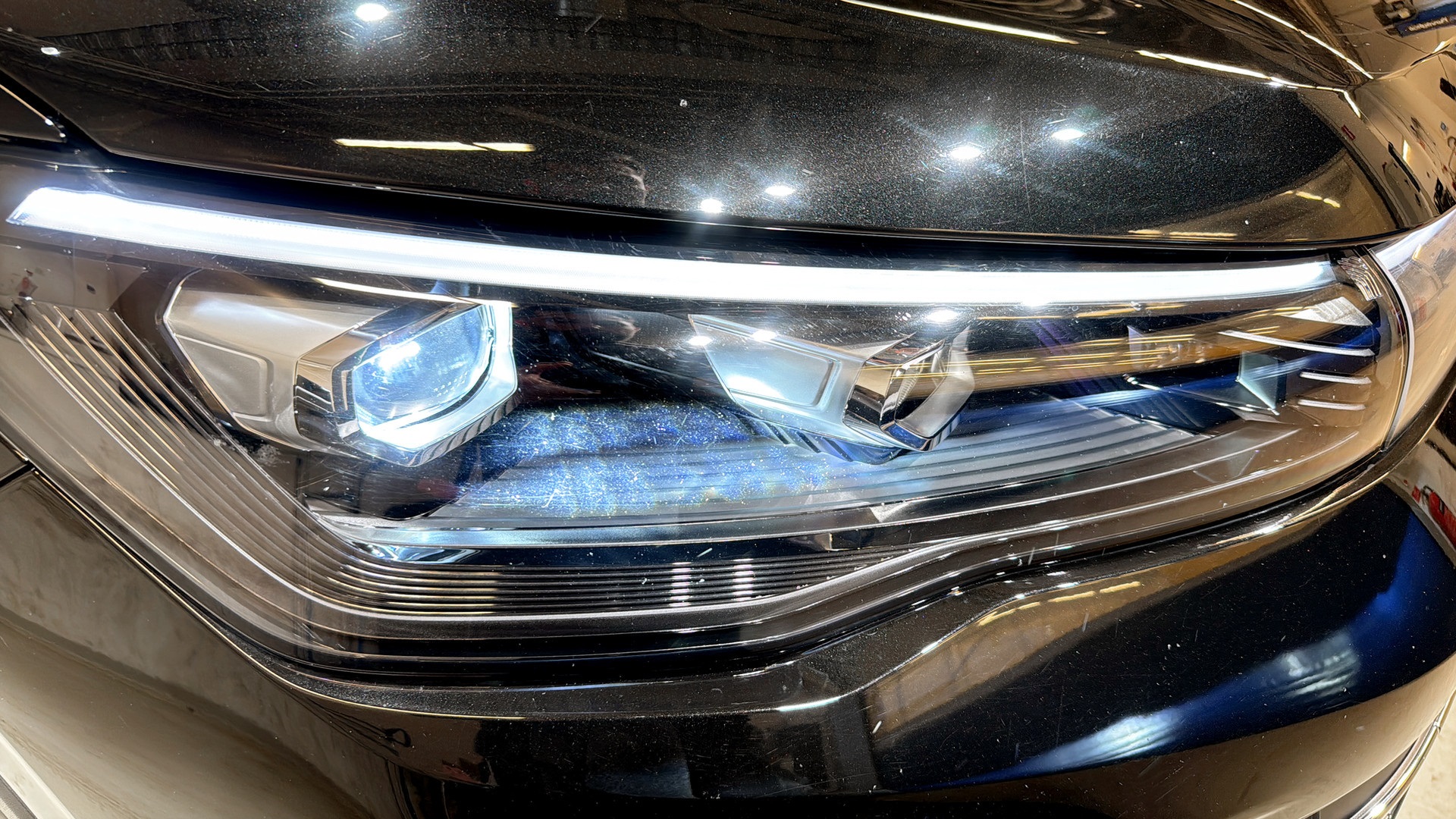 Volkswagen Tiguan EYX61T