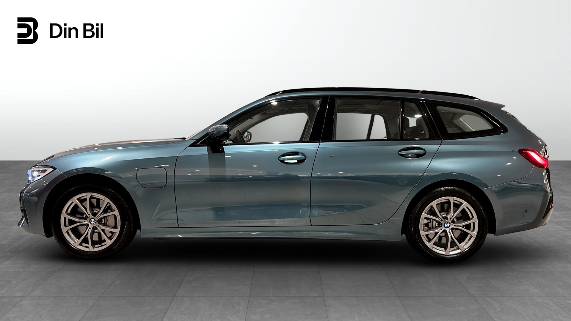 BMW 330e EZA96J