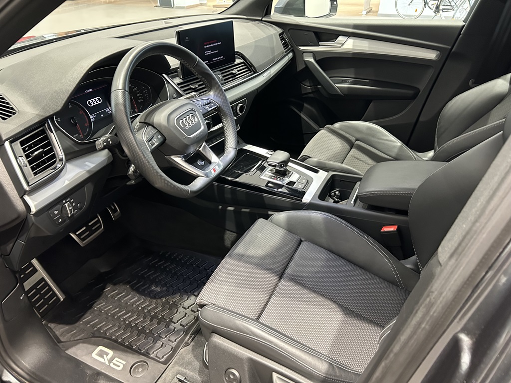 Audi Q5 EZJ61R