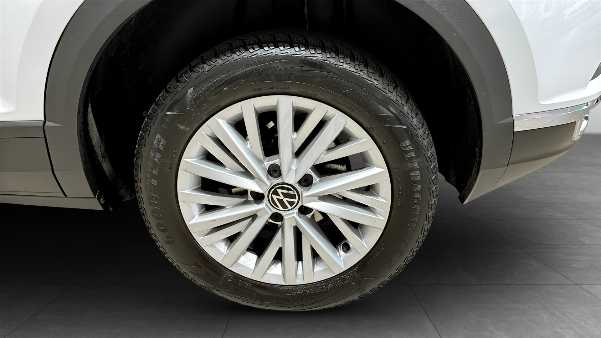 Volkswagen T-Roc FBG17B