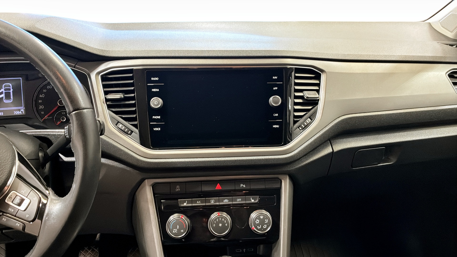 Volkswagen T-Roc FBG17B